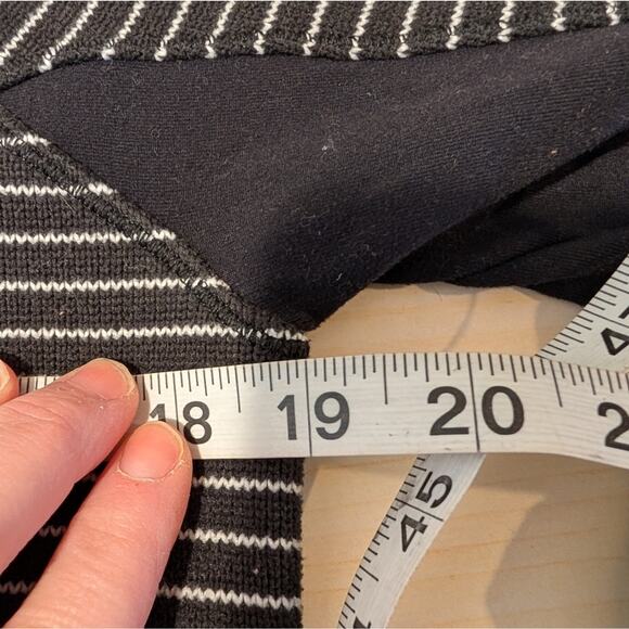 Lululemon Fleet Street Pullover Black and White Stripe Size Small - Picture 6 of 9